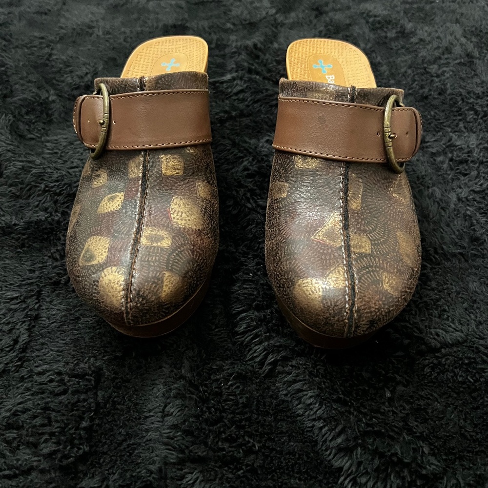 Clogs